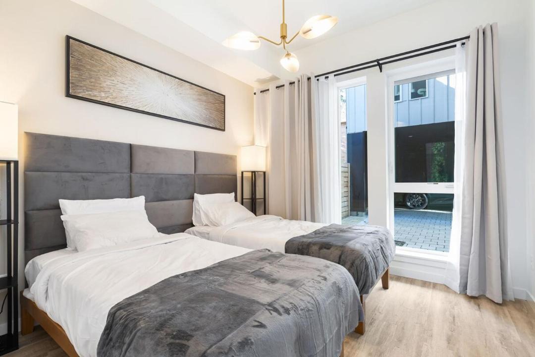 Photo of Bedroom in Broadway