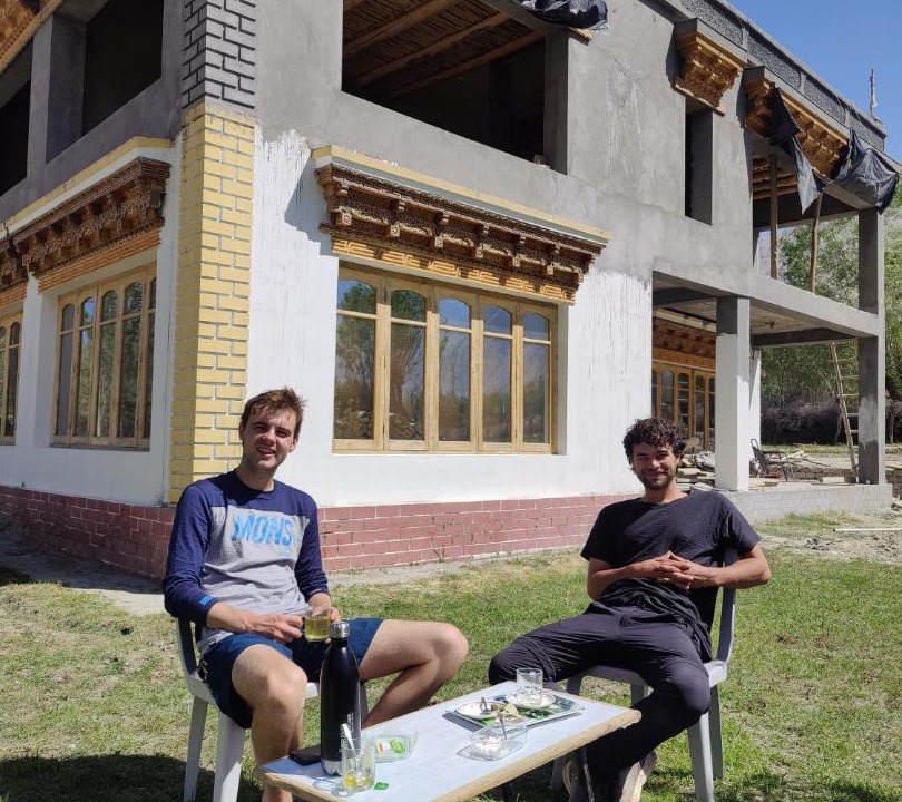 Photo of Others in Hundur
