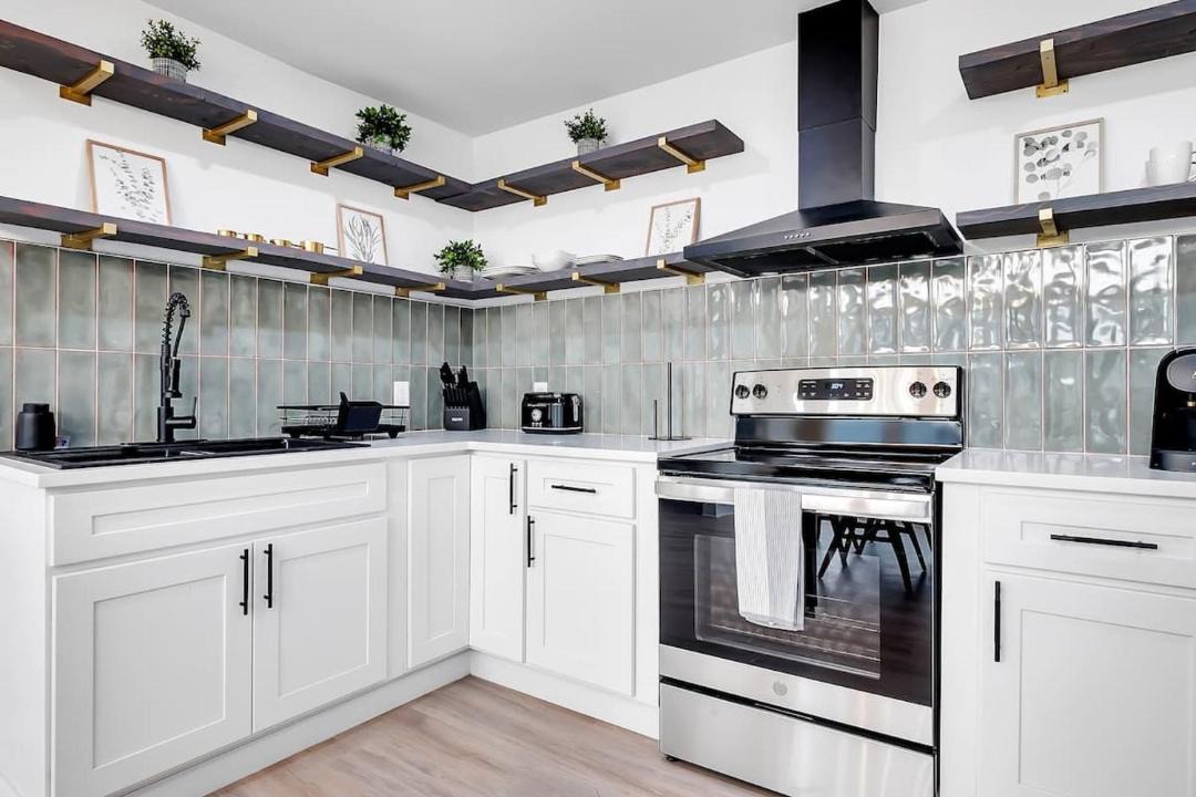 Photo of Kitchen in Seward Place
