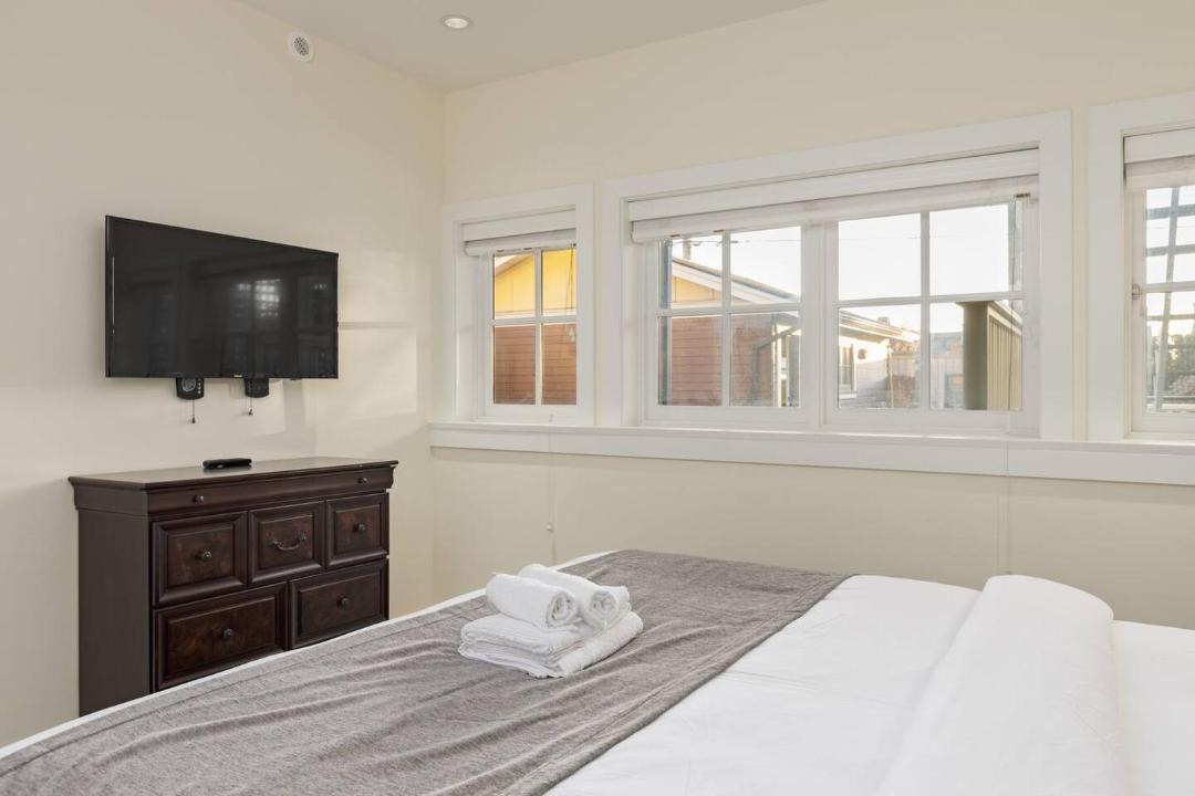Photo of Bedroom in Lower Lonsdale