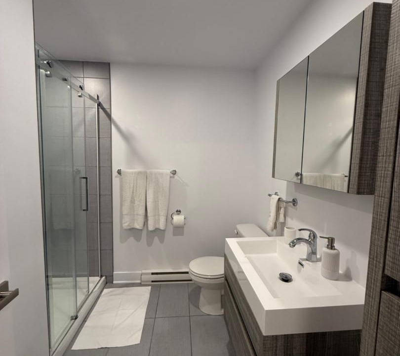 Photo of Bathroom in Saint-Hubert