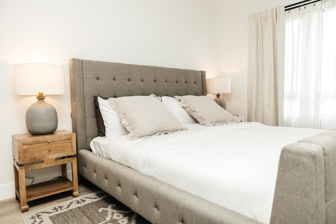 Photo of Bedroom in Miracle Mile