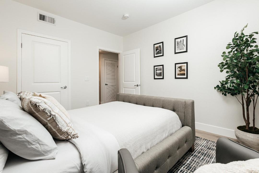 Photo of Bedroom in Miracle Mile