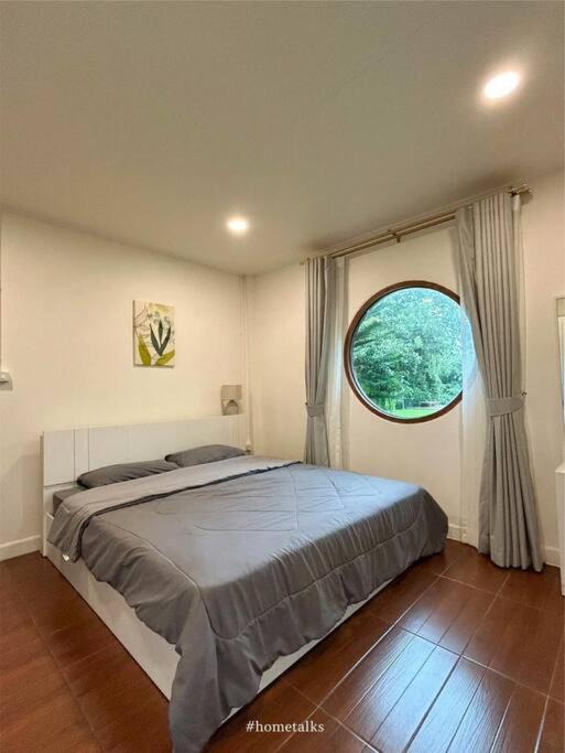 Photo of Bedroom in Tha Tum