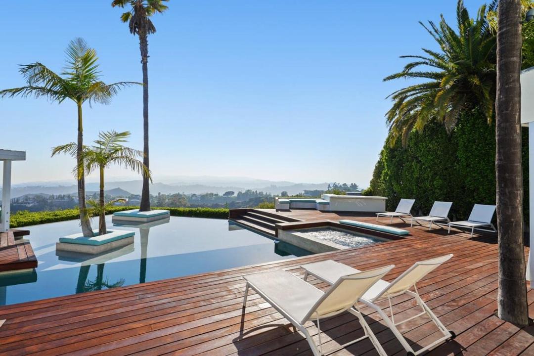 Photo of Others in Hollywood Hills