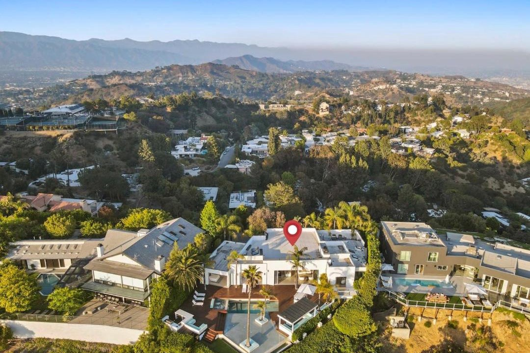 Photo of Others in Hollywood Hills
