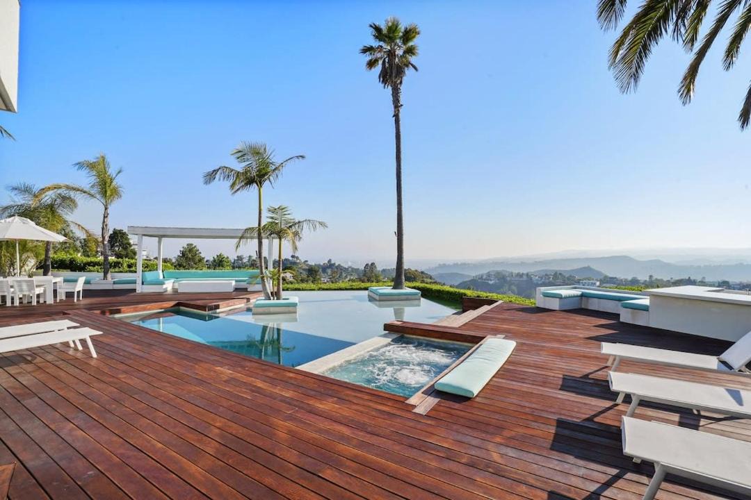 Photo of Others in Hollywood Hills