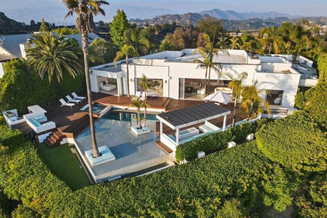 Photo of Others in Hollywood Hills