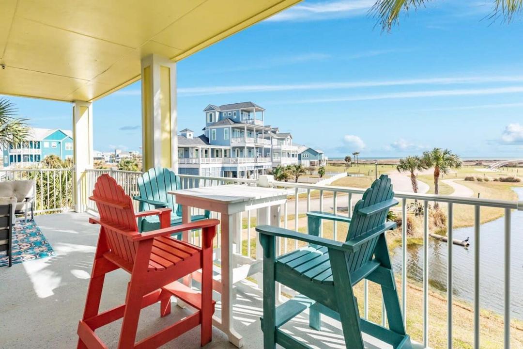 Photo of Patio Balcony in Red Fish Cove