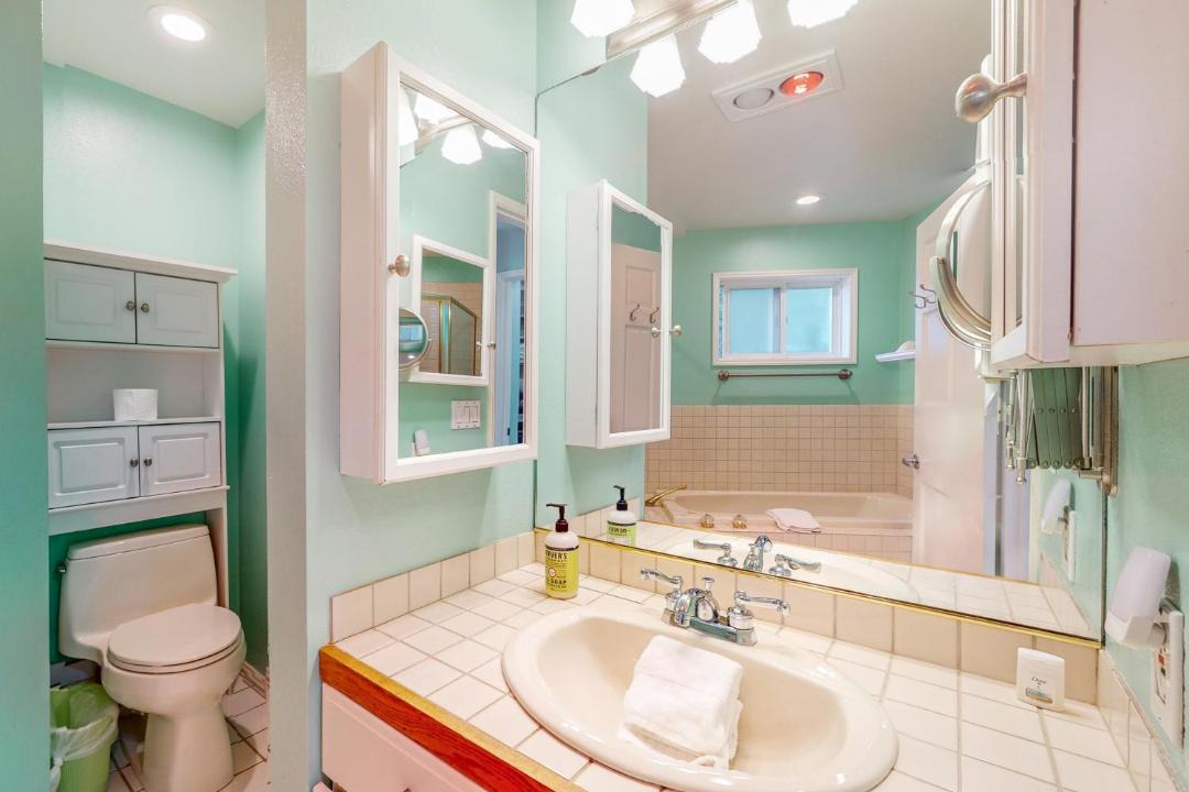 Photo of Bathroom in Alki