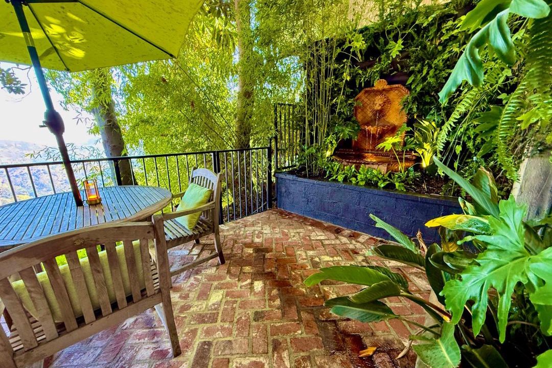 Photo of Patio Balcony in Hollywood Hills West