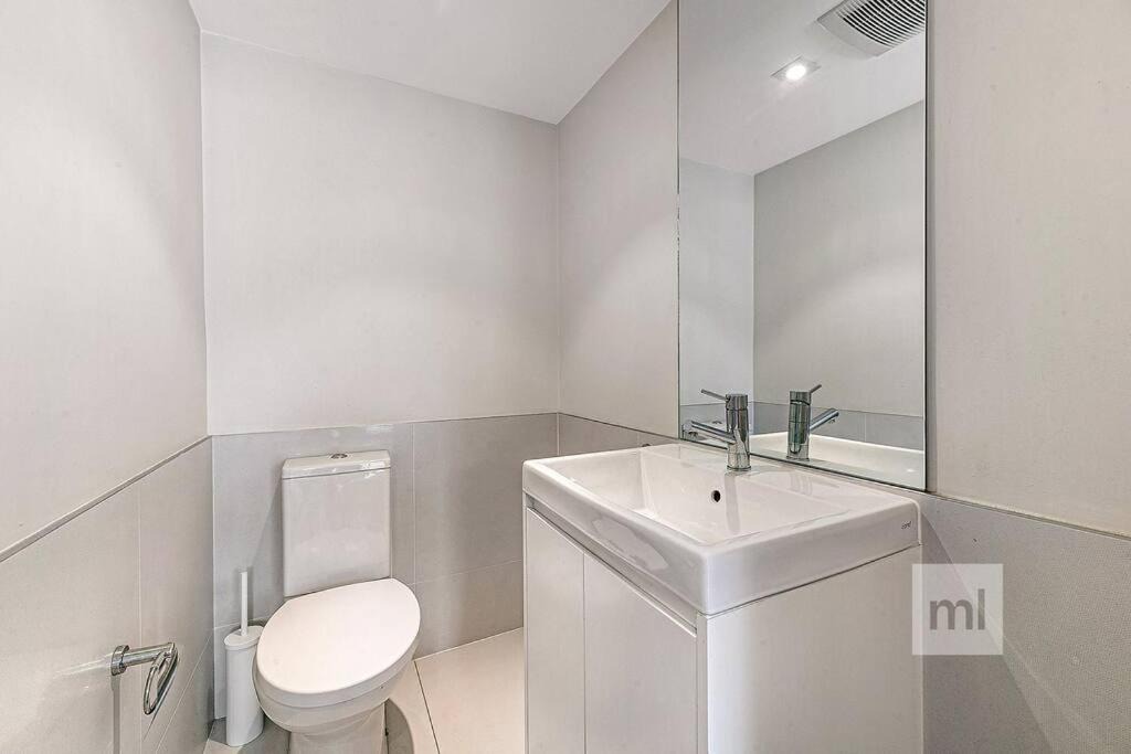 Photo of Bathroom in Crows Nest