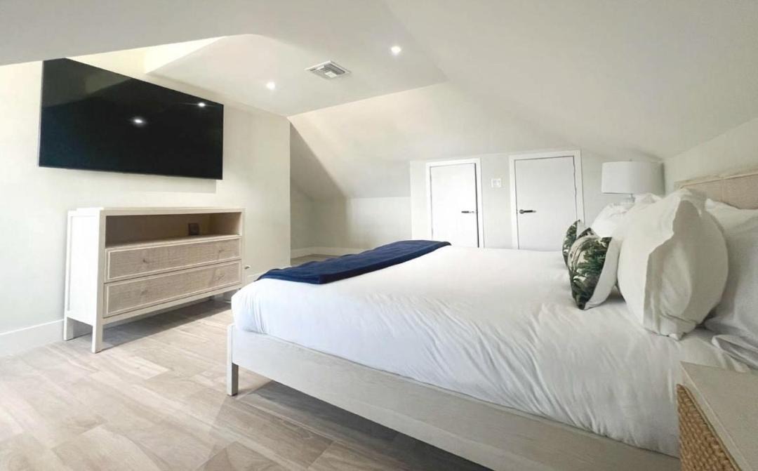 Photo of Bedroom in Palm Cay