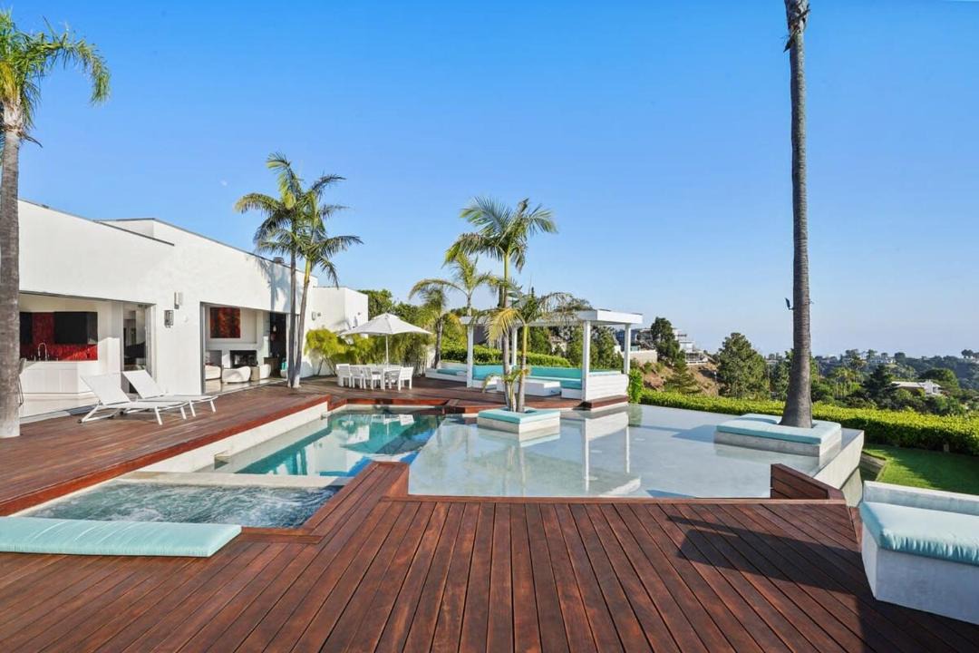 Photo of Others in Hollywood Hills