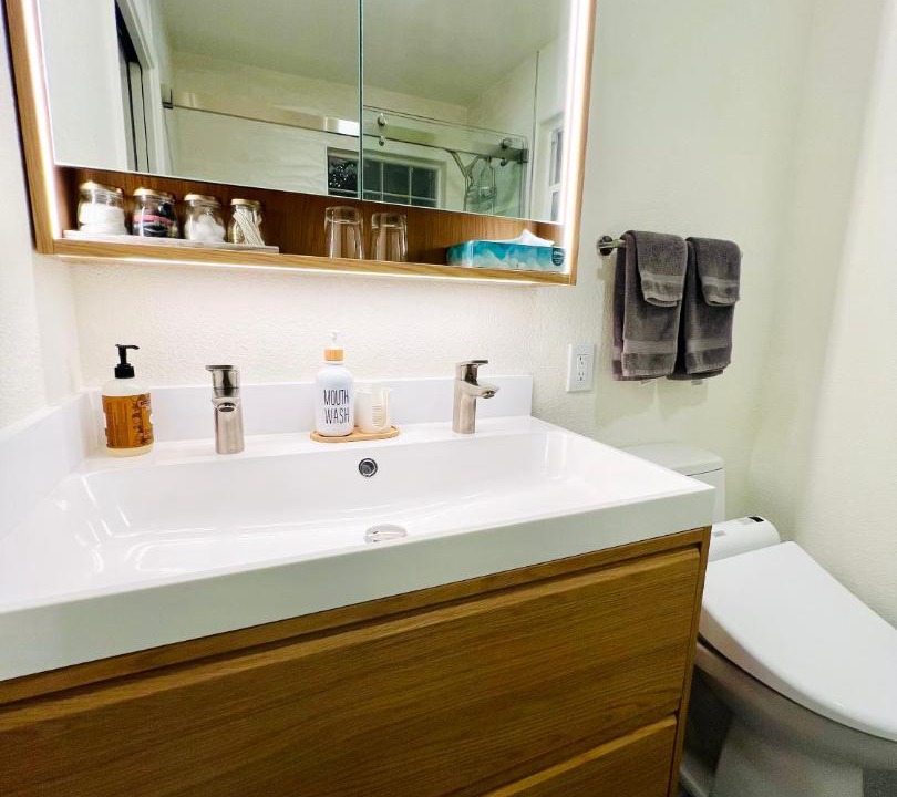 Photo of Bathroom in Suburban Park - Lorelei Manor - Flood Park Triangle