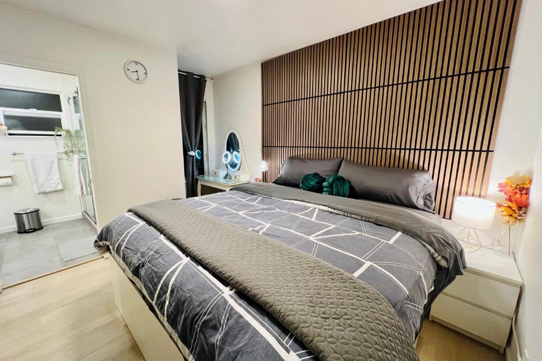 Photo of Bedroom in Suburban Park - Lorelei Manor - Flood Park Triangle