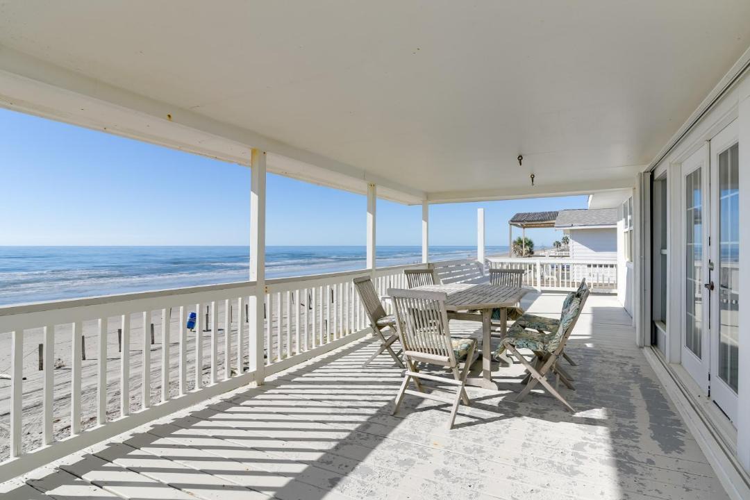 Photo of Patio Balcony in Bermuda Beach