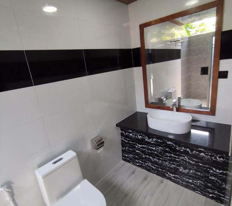 Photo of Bathroom in Omadhoo
