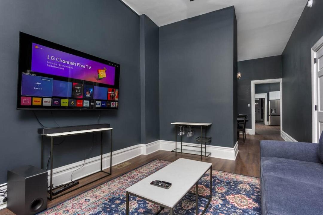 Photo of Livingroom in Harrisburg - Hershey
