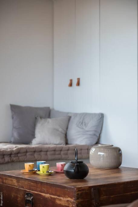 Photo of Livingroom in Public