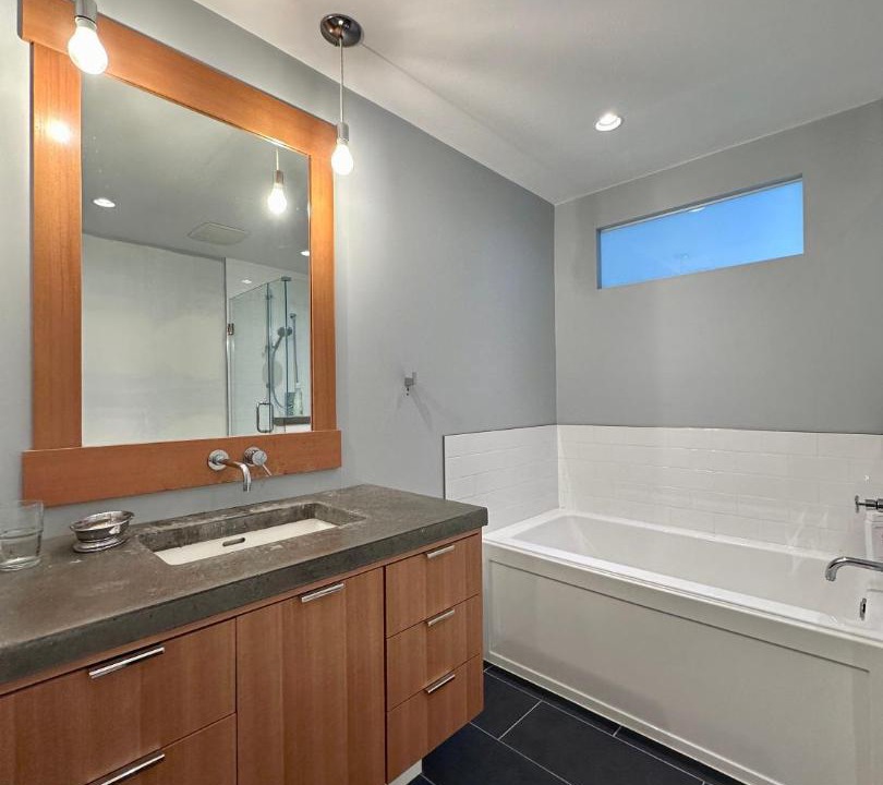 Photo of Bathroom in Mayne Island