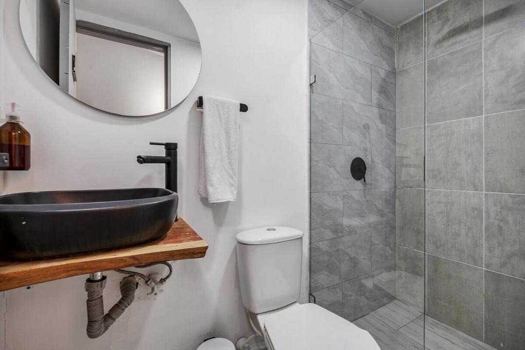 Photo of Bathroom in La Florida