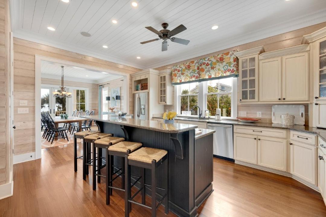 Photo of Kitchen in Debordieu Colony
