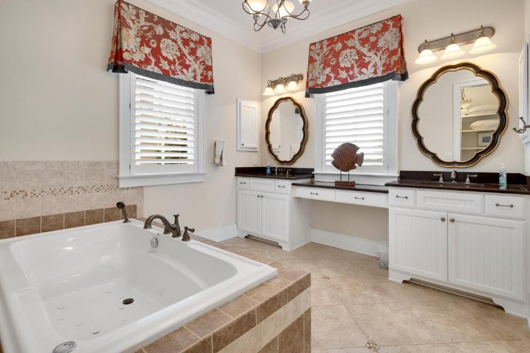 Photo of Bathroom in Debordieu Colony