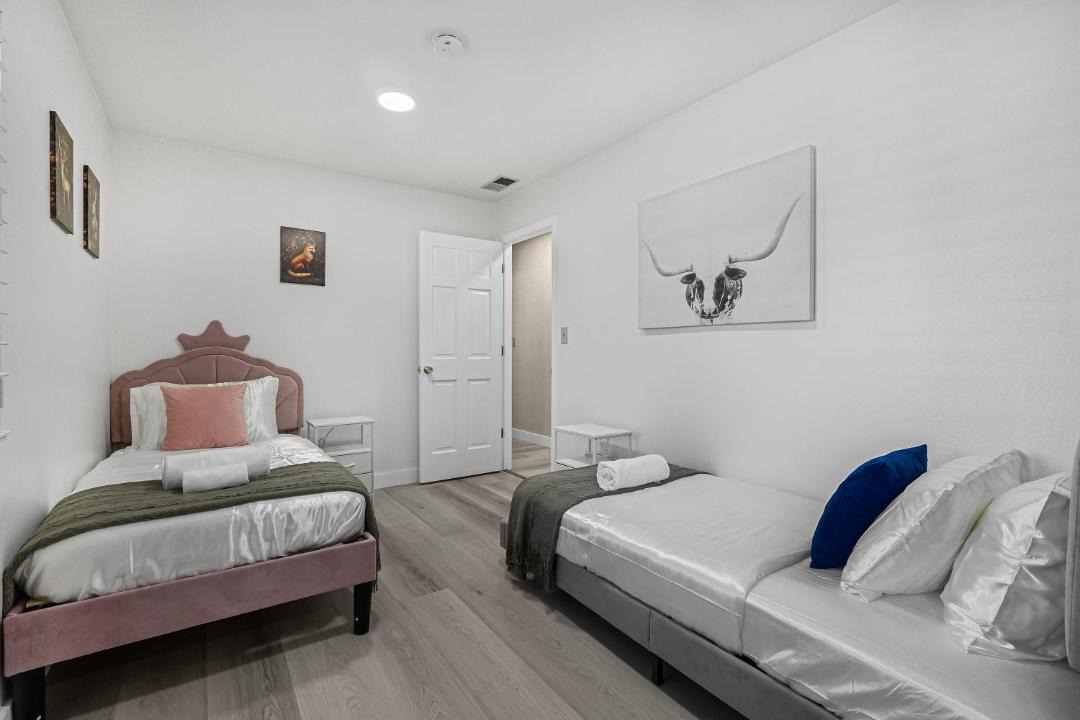 Photo of Bedroom in Avalon