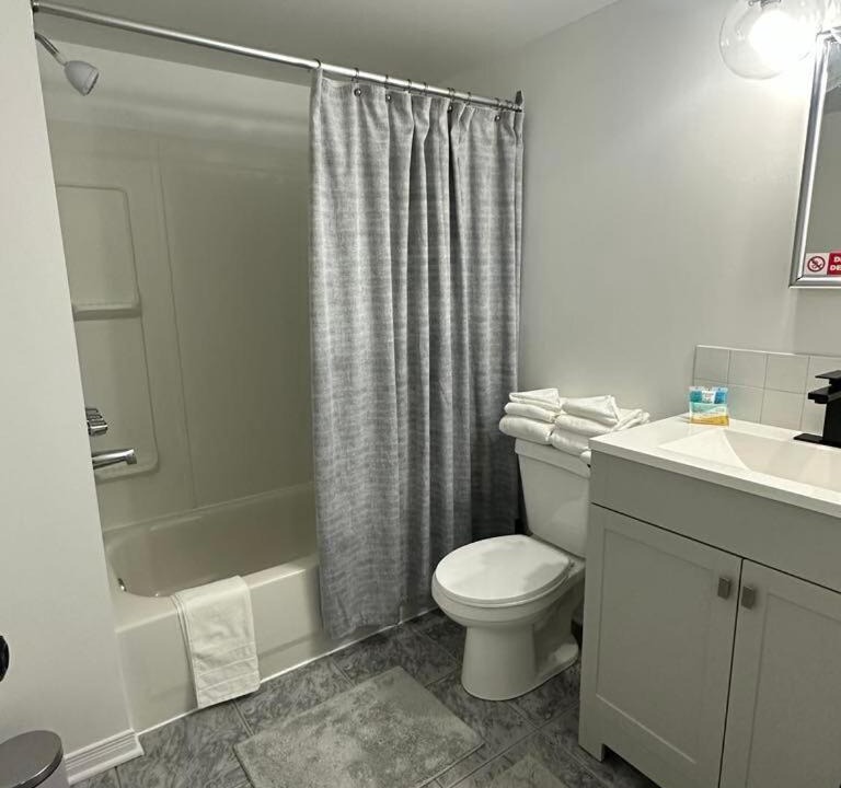 Photo of Bathroom in Saint-Hubert