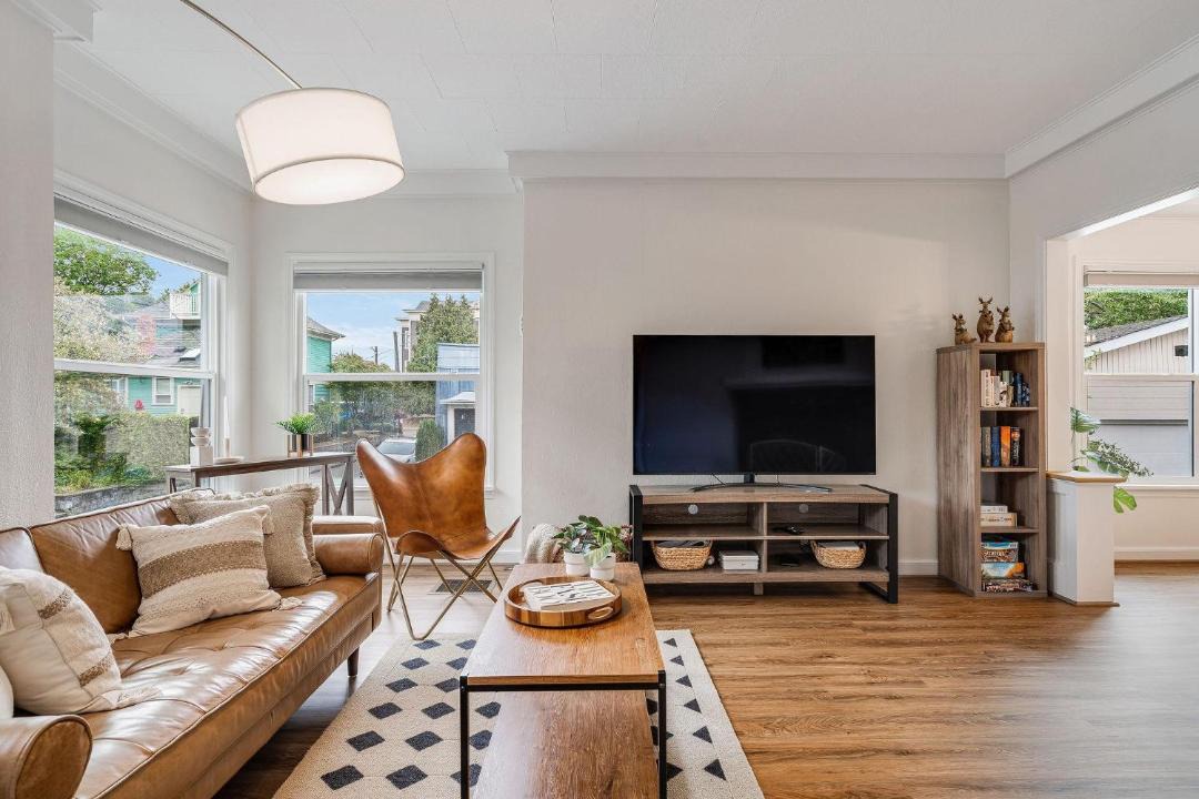 Photo of Livingroom in Queen Anne