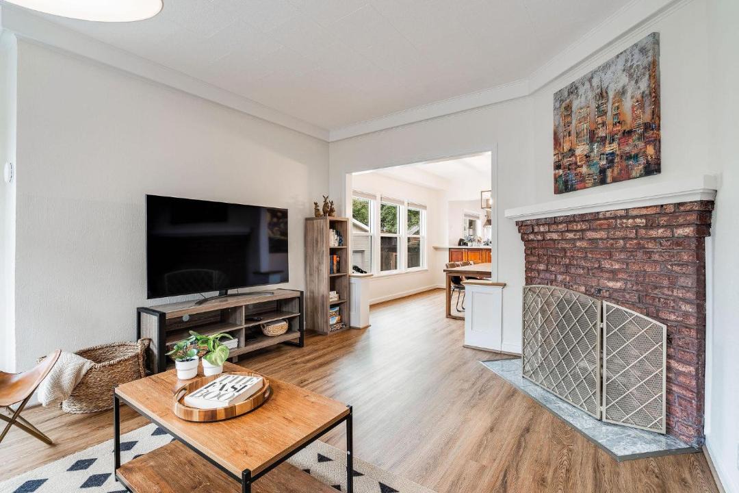 Photo of Livingroom in Queen Anne