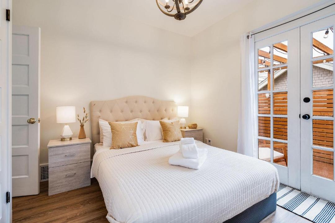Photo of Bedroom in Queen Anne