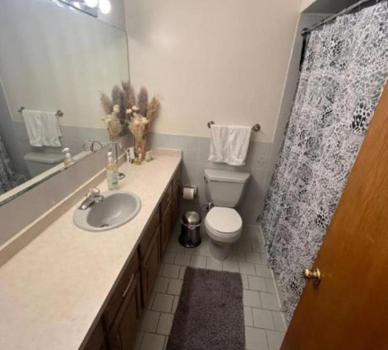 Photo of Bathroom in Niles