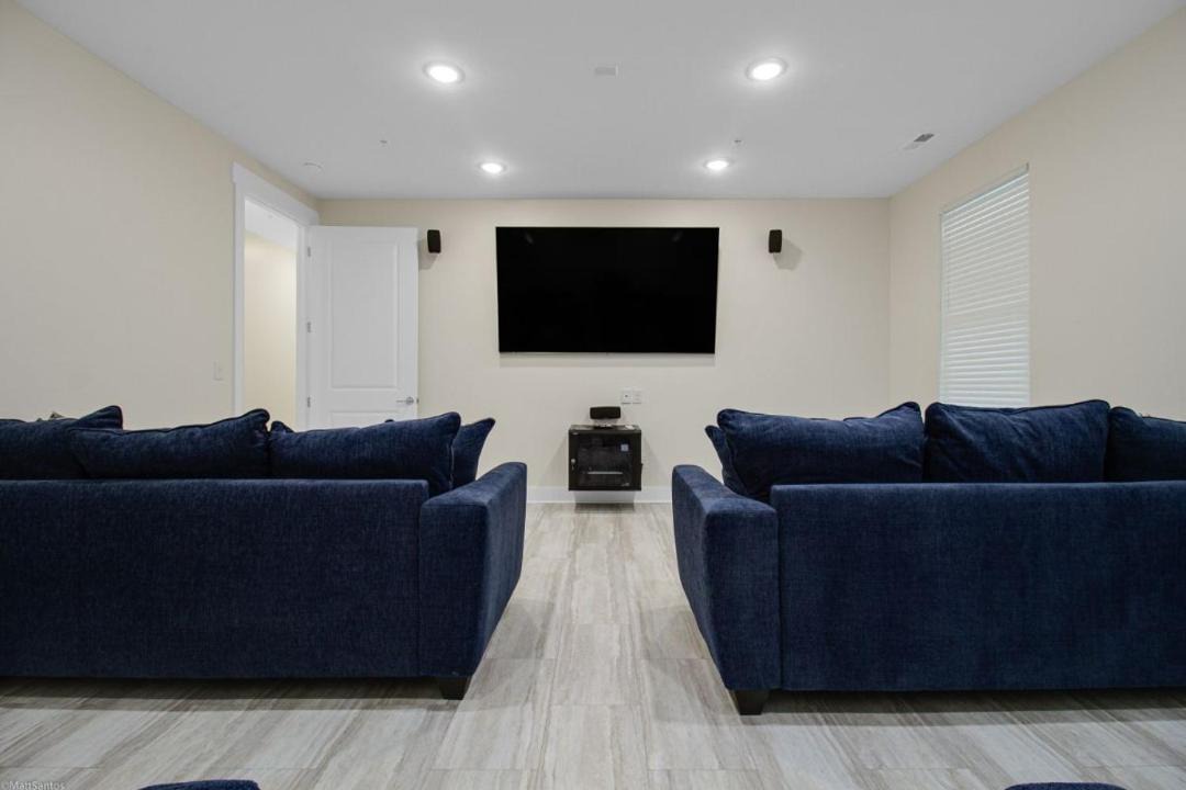 Photo of Livingroom in Crescent Beach