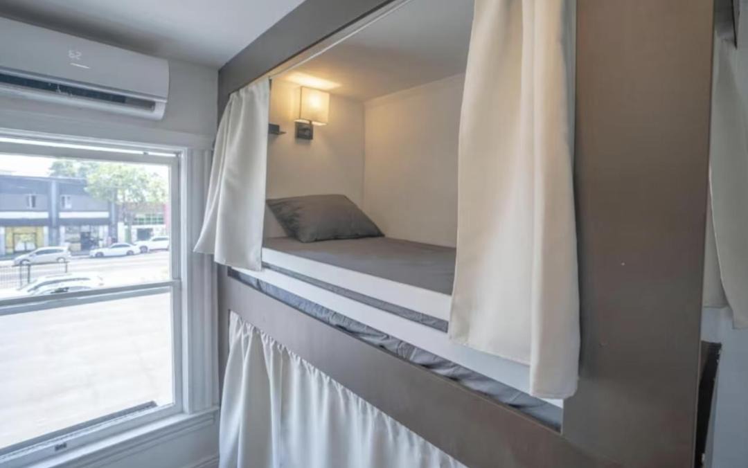 Photo of Bedroom in Pico-Union