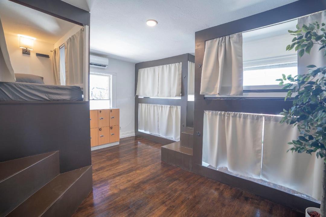Photo of Bedroom in Pico-Union
