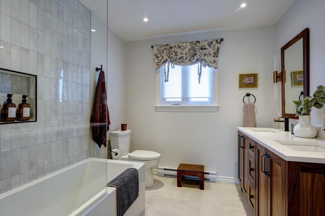 Photo of Bathroom in Mont-St-Hilaire