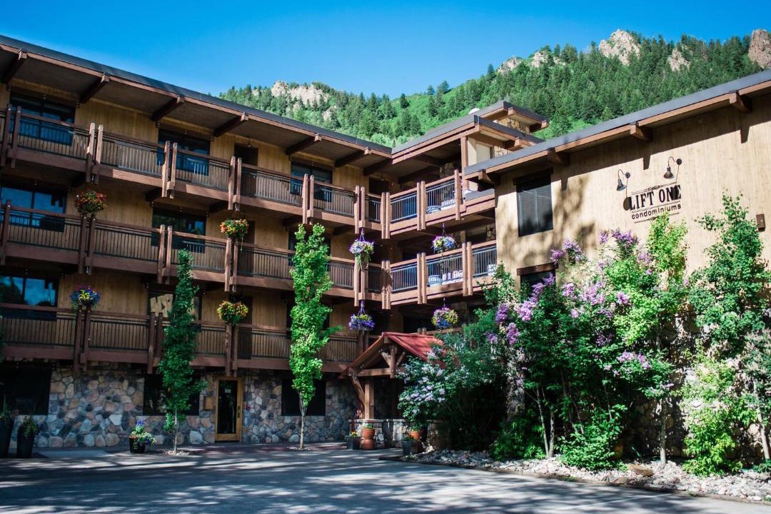 Photo of Others in Aspen