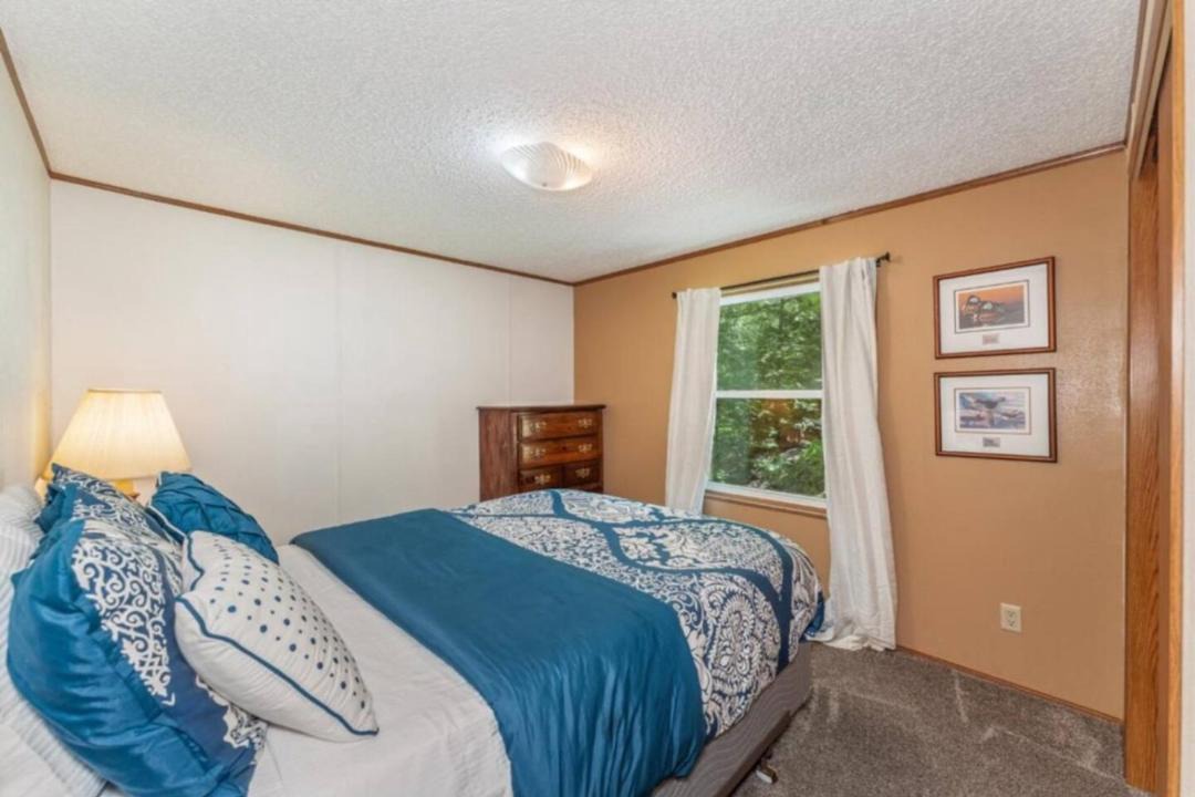 Photo of Bedroom in Phelps