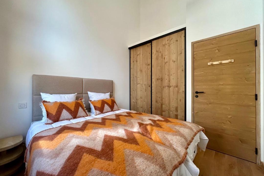 Photo of Bedroom in Eclose-Est