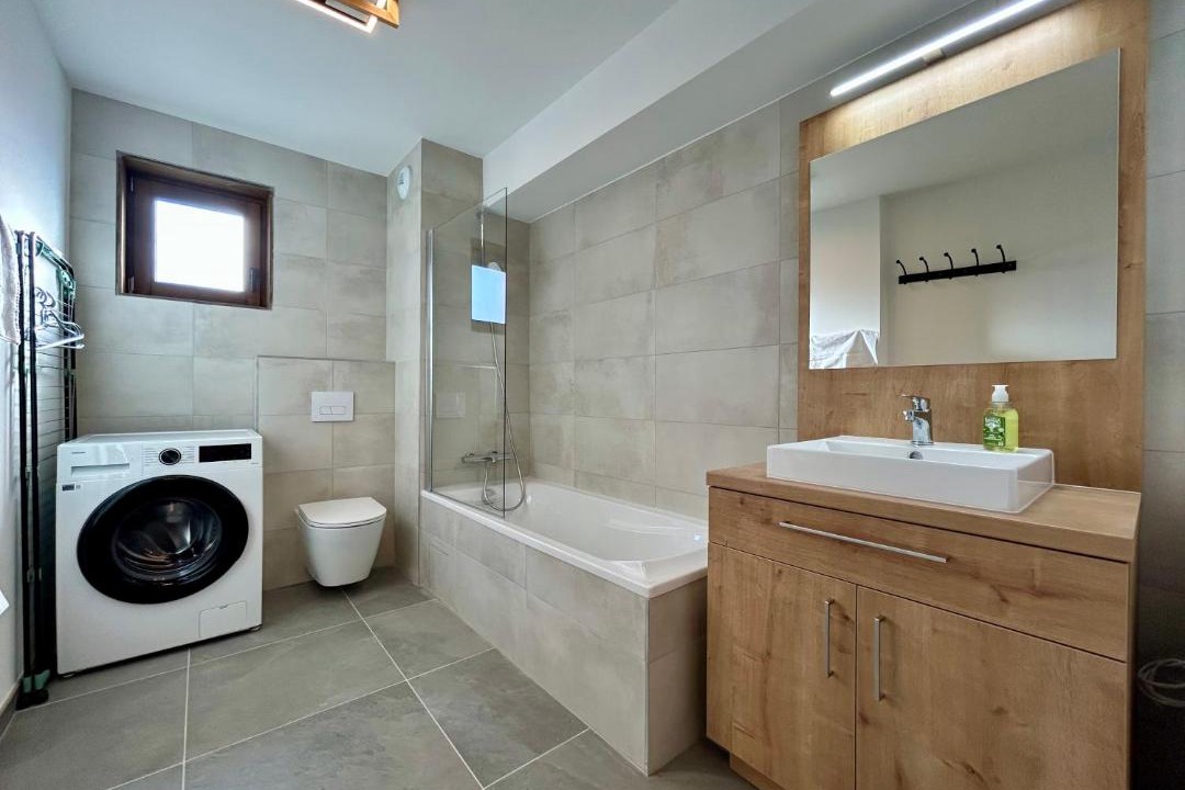 Photo of Bathroom in Eclose-Est