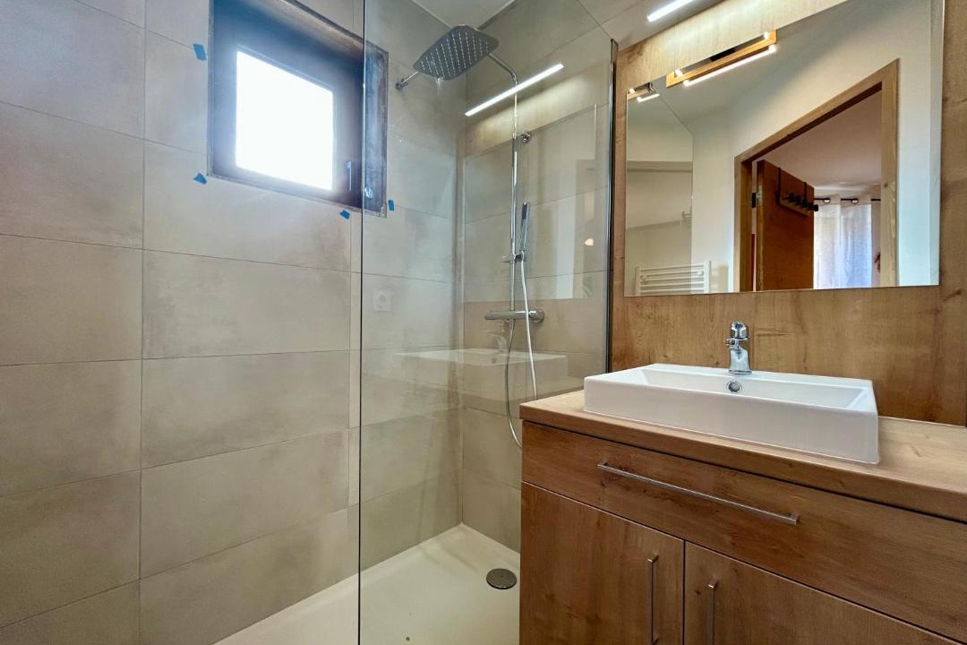 Photo of Bathroom in Eclose-Est