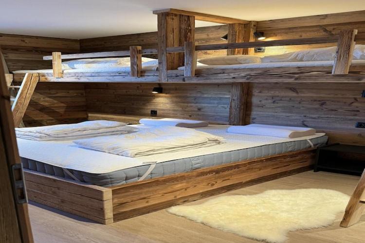 Photo of Bedroom in Vex