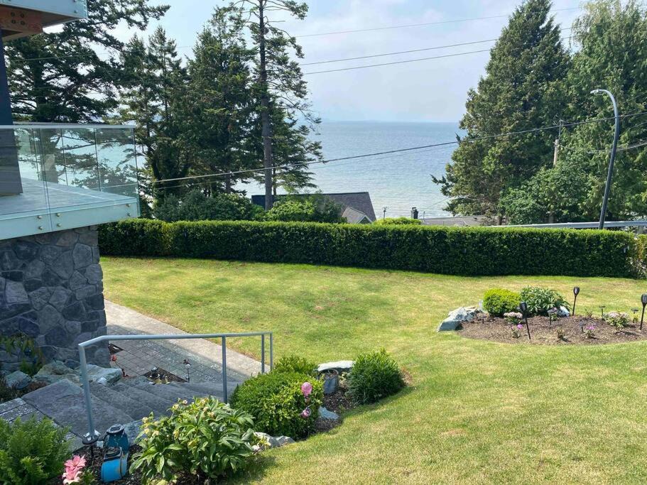 Photo of Others in White Rock