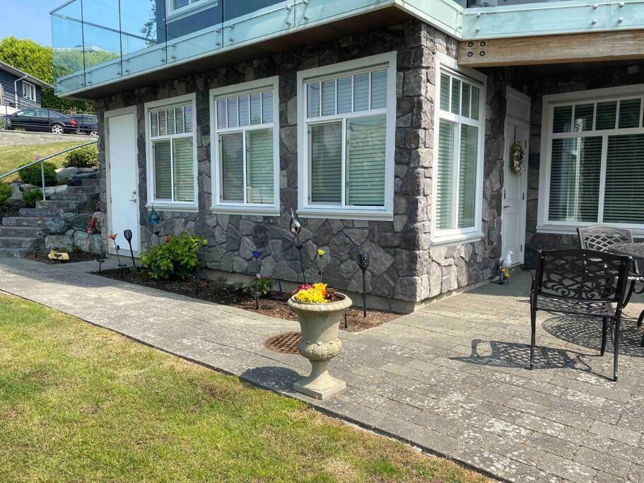 Photo of Others in White Rock