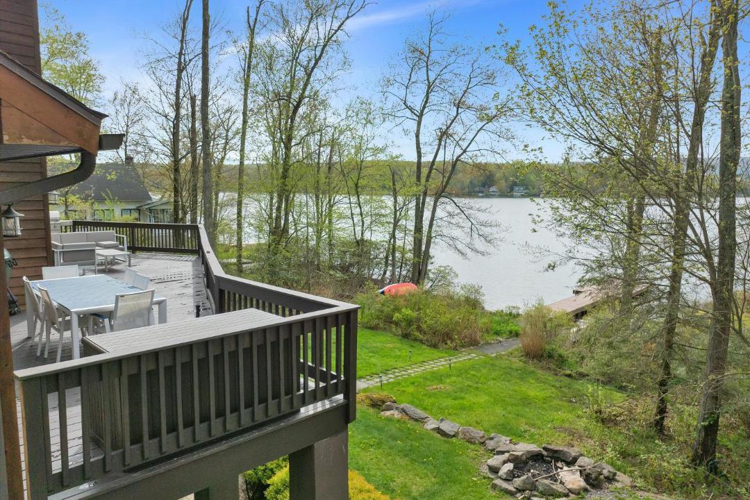 Photo of Patio Balcony in Lake Ariel