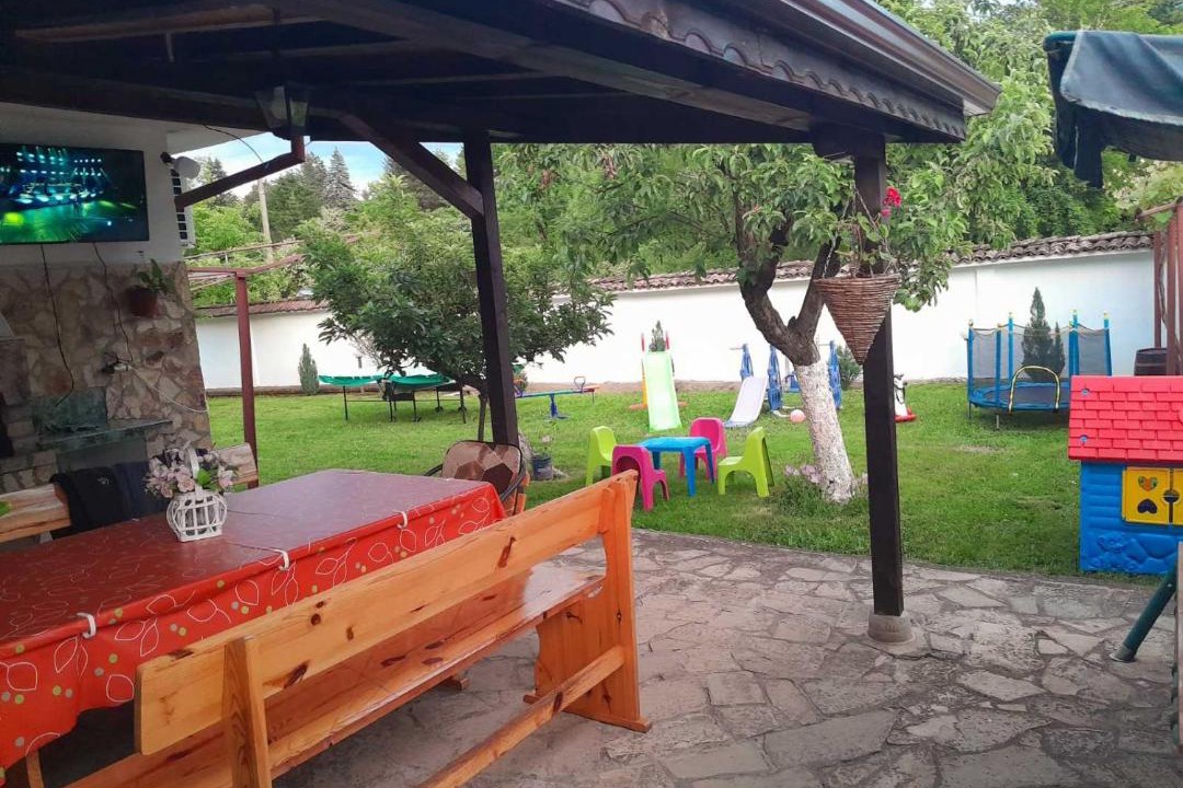 Photo of Others in Elena