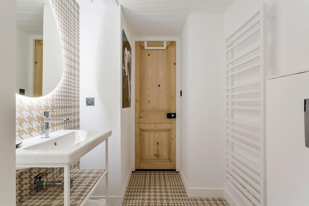 Photo of Bathroom in Griffon - Royale