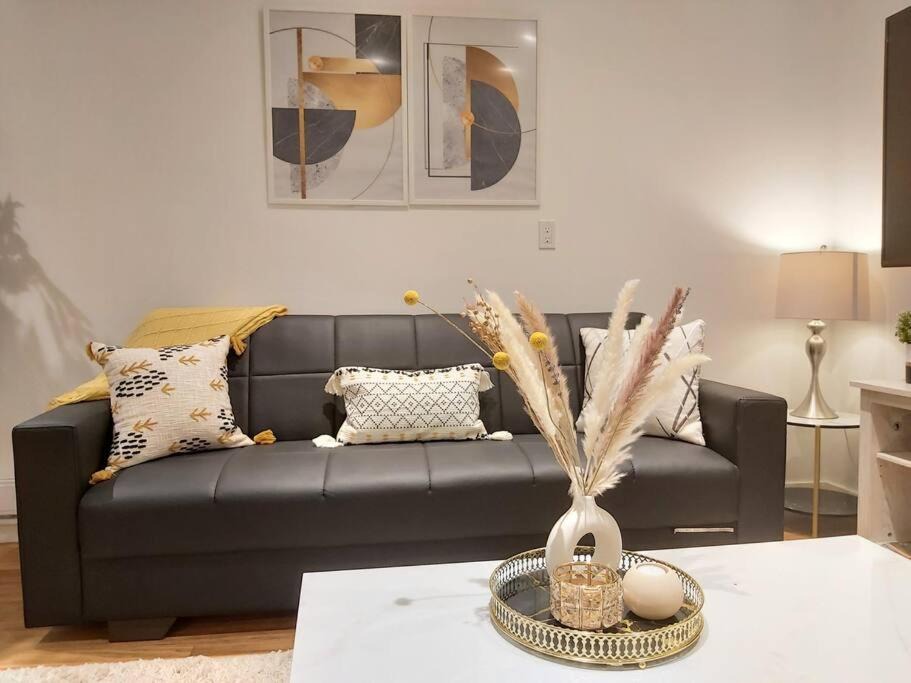 Photo of Livingroom in McKenzie Towne